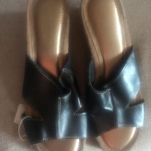 Comfort plus size 12 Sandals new with tags